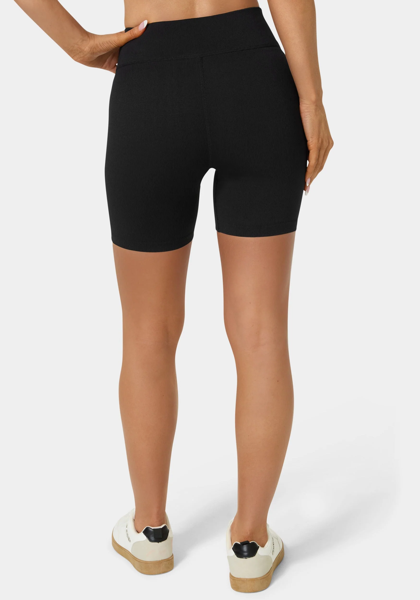 Bebe Sport 5" Inseam Seamless Bikeshort - Image 3