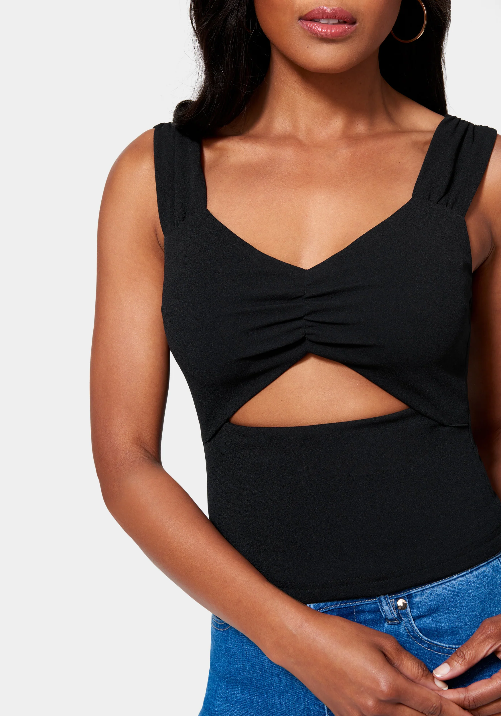 Ruched Sleeve Cutout Detail Top - Image 4
