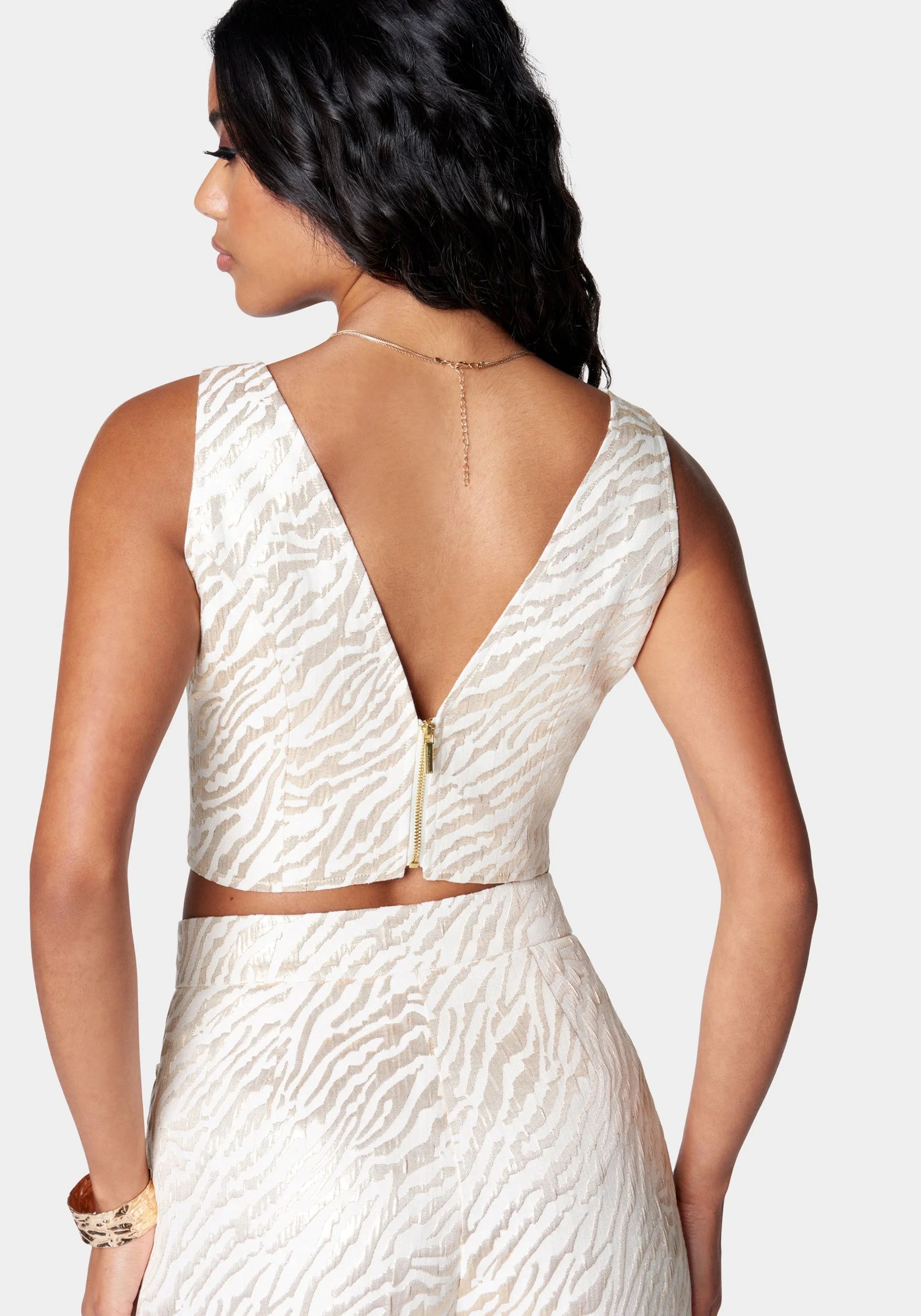 Sleeveless Deep V Neck Jacquard Top - Image 3